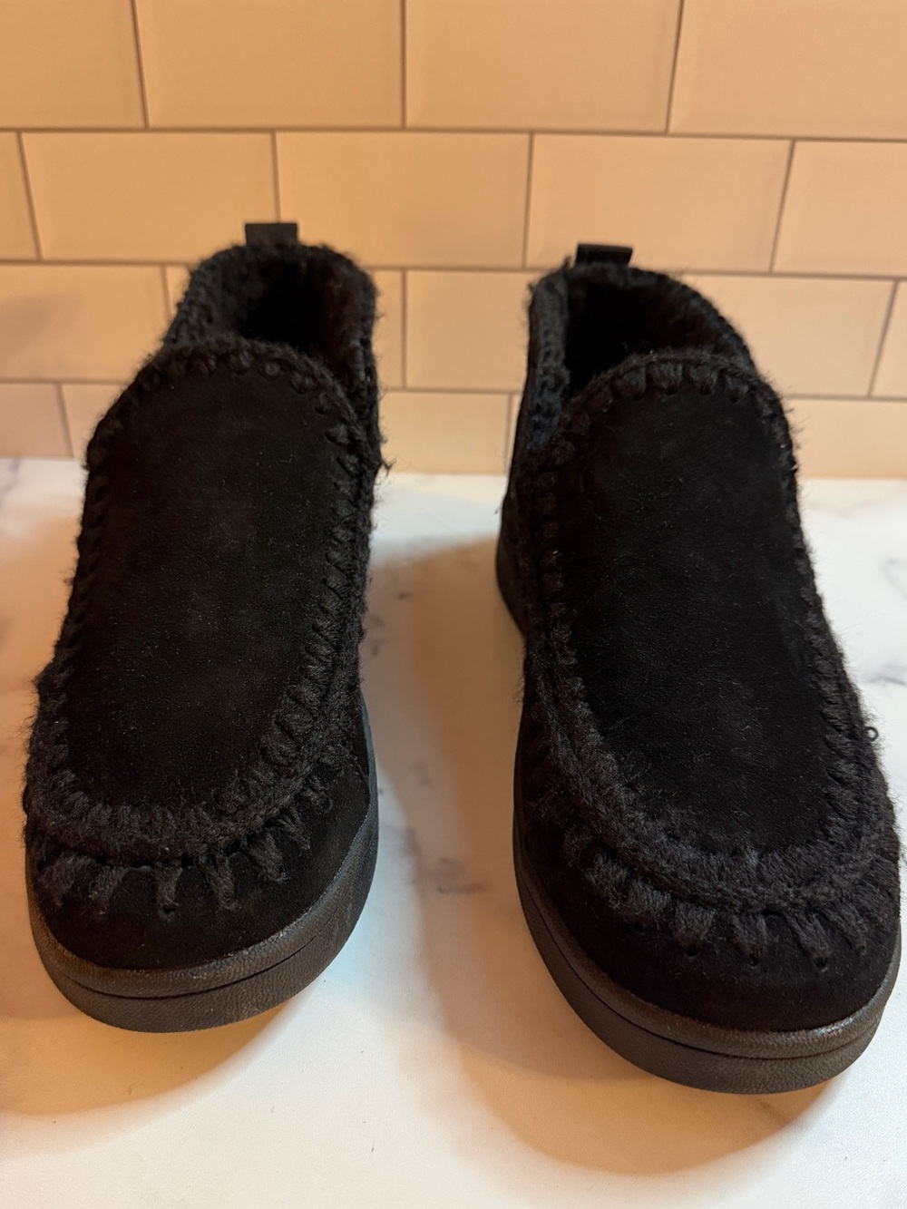 BEARPAW Black Suede Faux Fur Lined Moccasin Slippers Size 9 NWT